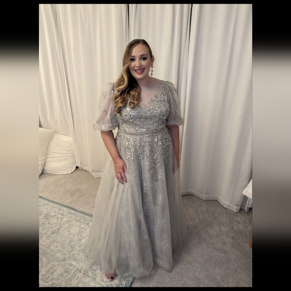 Mac Duggal EMBELLISHED PUFF SLEEVE A LINE GOWN - Picture 5 of 5